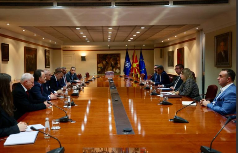 Мицкоски најави мега-инвестиција, гасни централи за решавање на проблемот со загадување