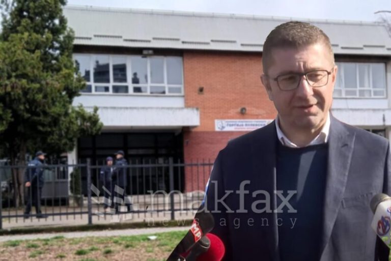 Сите дојави за бомби, без исклучок се лажни, тоа се очекувани хибридни напади, ќе има нови протоколи на МВР и за училиштата, вели Мицкоски