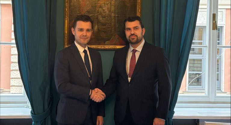 Средба Георгиев-Муцунски: Градењето добрососедство бара доверба, отворен дијалог и исполнување на обврските