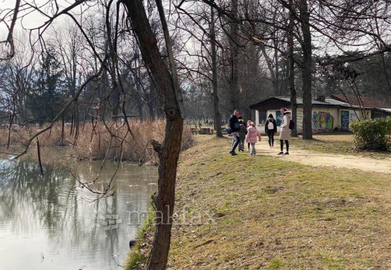 Утрото студено, преку денот сончево со мала до умерена облачност