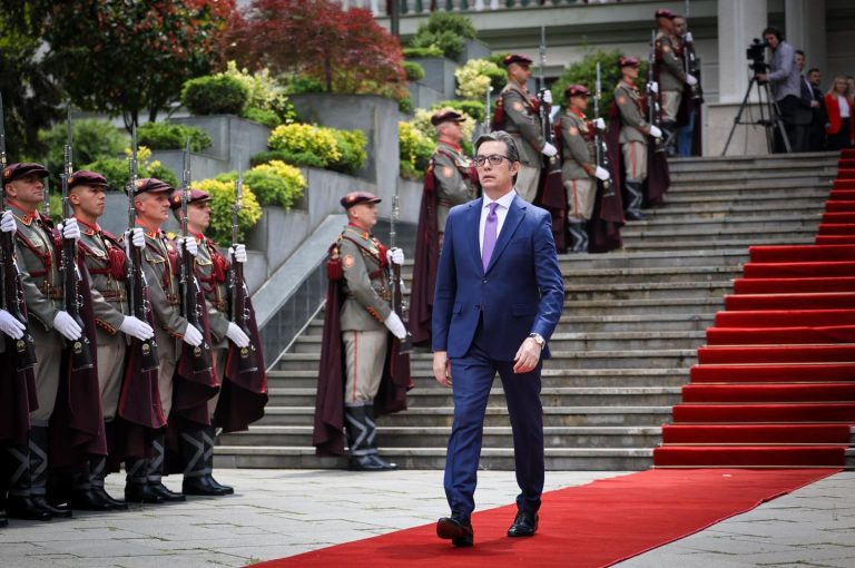 Отповикани се осум амбасадори на РСМ, меѓу кои и амбасадорката во Бугарија Руси