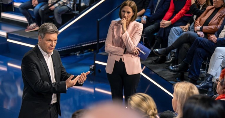 Германскиот вицеканцелар: Администрацијата на Трамп ги напаѓа западните вредности