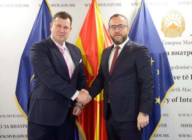 Суштински е да се работи на граничната и безбедносната соработка со Бугарија – Тошковски на средбата со амбасадорот го покани министерот во официјална посета