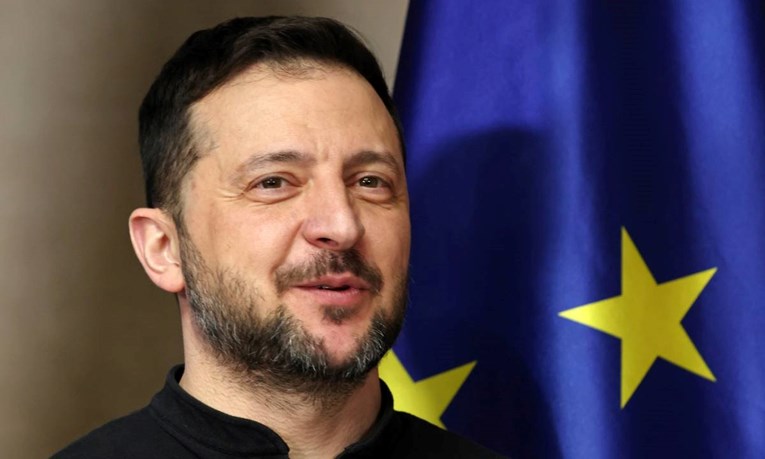 Украинскиот парламент усвои резолуција со која се потврдува легитимитетот на Зеленски