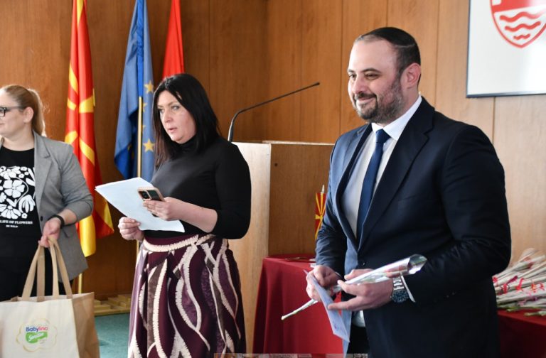 По 12 000 денари за новороденчињата и пакет производи за мајките од Кисела Вода