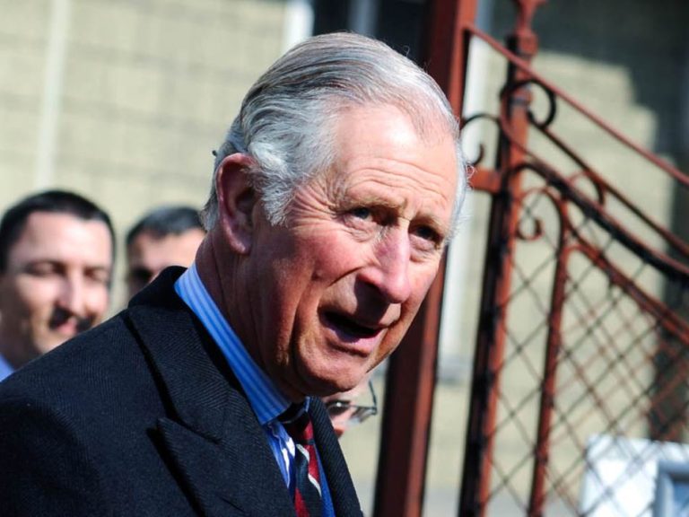 Кралот Чарлс ги откажа сите обврски поради здравствени проблеми