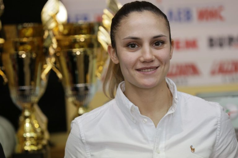 Бугарката Ивет Горанова триумфираше на меѓународен карате турнир во Србија