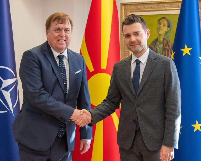 Муцунски на средби со амбасадорите на Шведска и Чешка за продлабочување на економската соработка