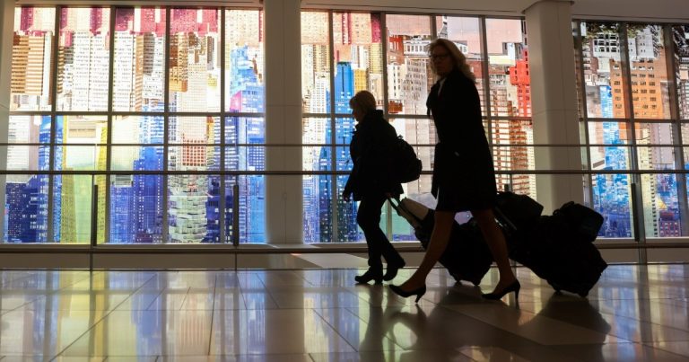 Португалија ги предупредува граѓаните кои патуваат во САД: Избегнувајте ги копнените граници