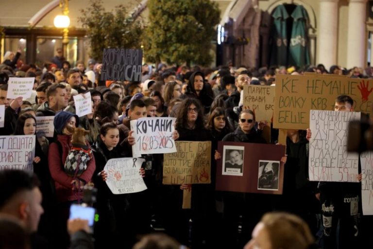 „Заслужуваме одговори“: семејствата на жртвите од пожарот во Кочани утре на протетстен марш во главниот град