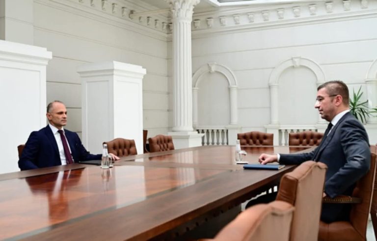 Мицкоски и Филипче ги поделија сферите на интерес и се договорија да ја задушат правдата, велат од Алијанса за Албанците