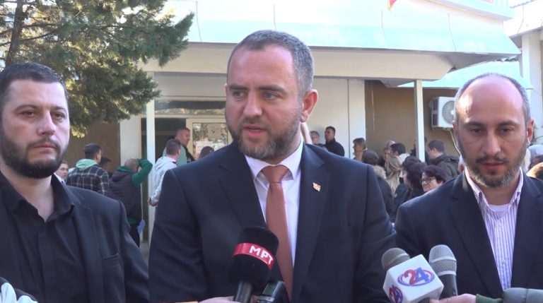 Тошковски: Голема неприлагодена брзина е причината за сообраќајката во која загинаа три лица