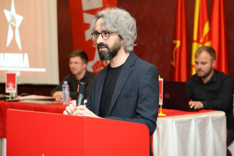 „Дволичниот Апасиев беше против извршителите, но кога станува збор за негова корист, не му пречат“, велат од ВМРО-ДПМНЕ