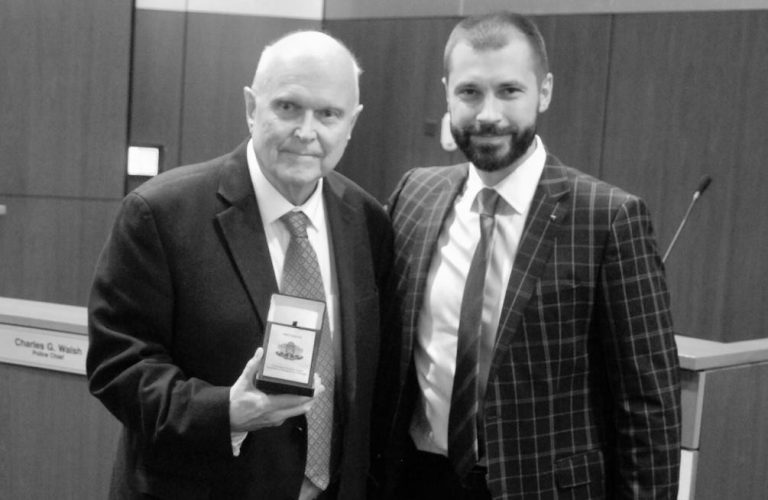 Почина Пат Фајхтер – голем пријател на Бугарија и бугарската заедница во Елк Гроув Вилиџ, Илиноис