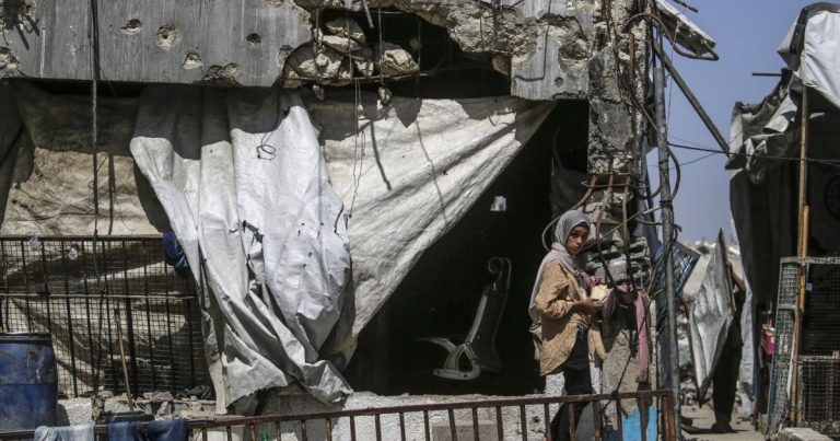 Во израелски воздушен напад врз Газа загинаа 15 лица