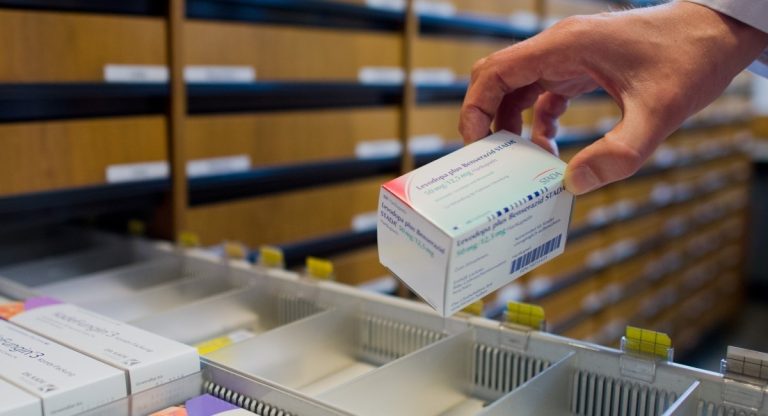 Трговската војна меѓу САД и Кина може да го попречи глобалното снабдување со лекови кои спасуваат животи