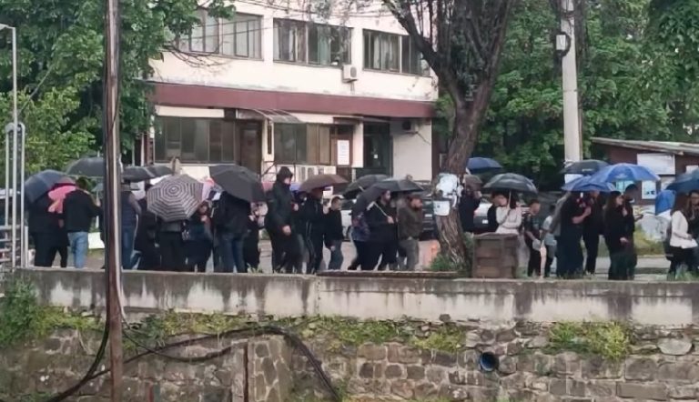 (Видео) Родителите на настраданите во „Пулс“: Сакаме правда, нема да молчиме пред криминалот