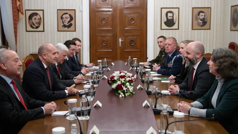 Радев: Испораката на Ф-16 е само почеток на политичката посветеност кон воздухопловните сили