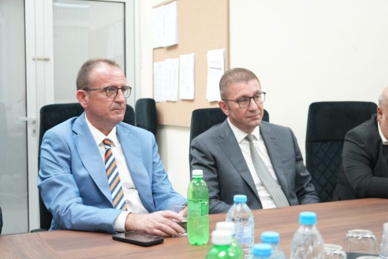 Владата ја прави премиерот, ако тој смета дека Алијанса за Албанците не треба, ние немаме никаков проблем, вели Таравари