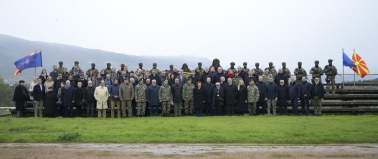 Членовите на Постојаниот комитет на Парламентарното собрание на НАТО во посета на касарната “Илинден”