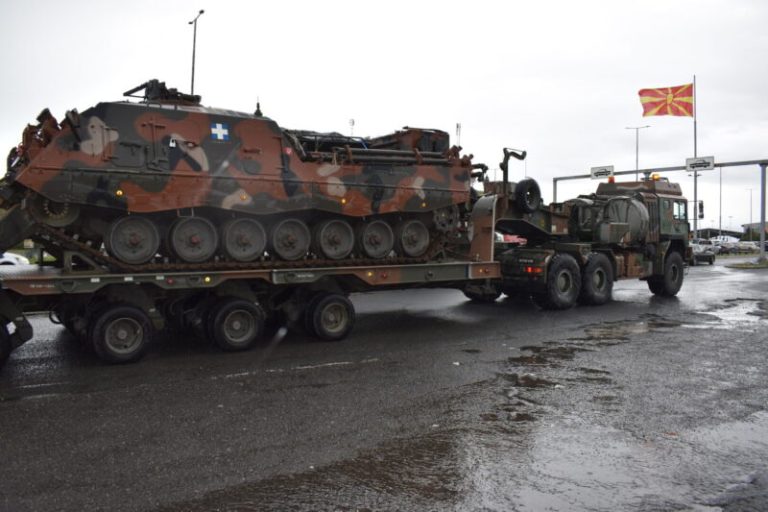 Тенкови и хеликоптери од САД и од Грција пристигнаа на Криволак за најголемата воена вежба досега