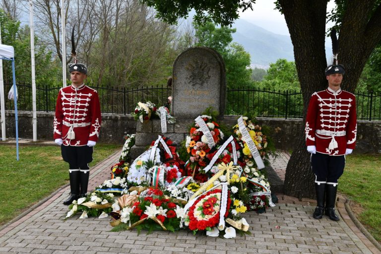 (Фото/Видео) На Бугарскиот воен меморијал во струмичкото Ново Село беше одбележан 6 мај-Денот на храброста и празник на бугарската армија