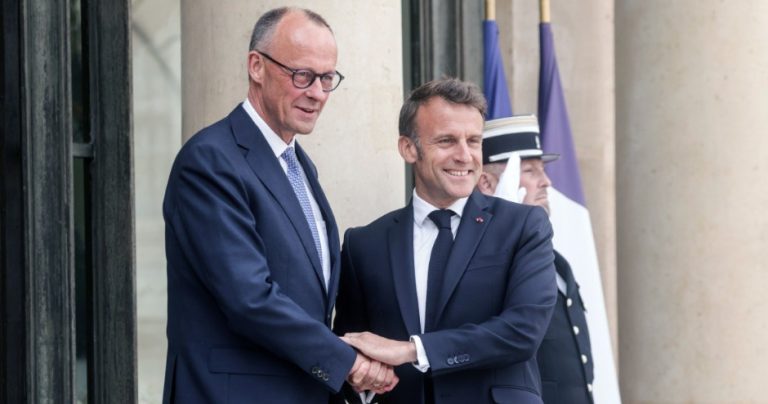 Новиот германски канцелар оди во Брисел на разговори со претставници на ЕУ и НАТО