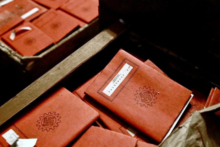 Десетици кутии со нацистички материјал пронајдени во подрумот на Врховниот суд во Аргентина