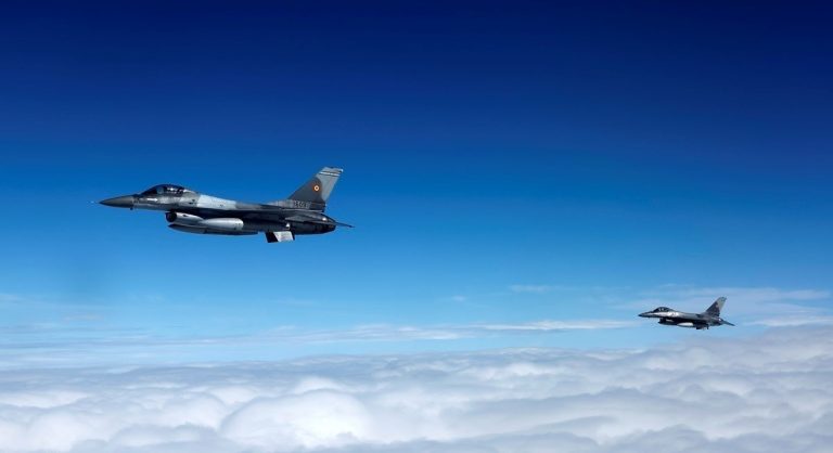 Холандија ги испорача последните 24 авиони Ф-16 на Украина