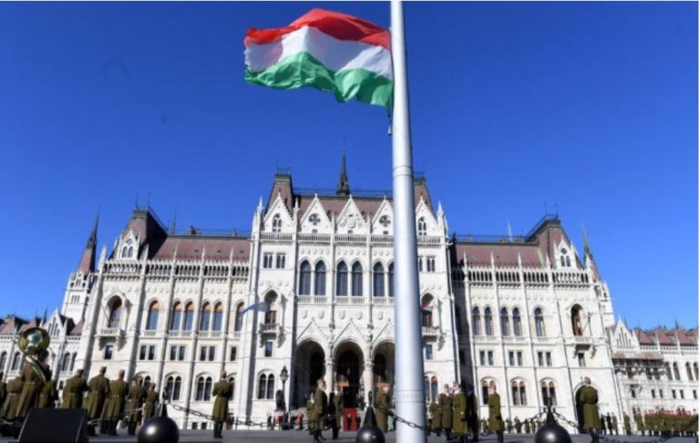 Унгарија подготвува закон за отворање на архивите на комунистичките тајни служби