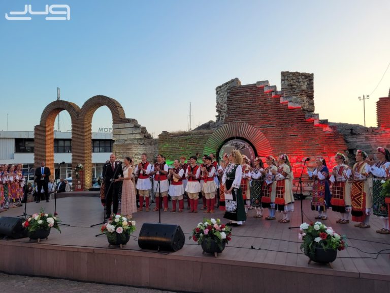 Фолклорниот ансамбл „Отец Паисиј“ од Питсбург доби високо признание од претседателот на Бугарија