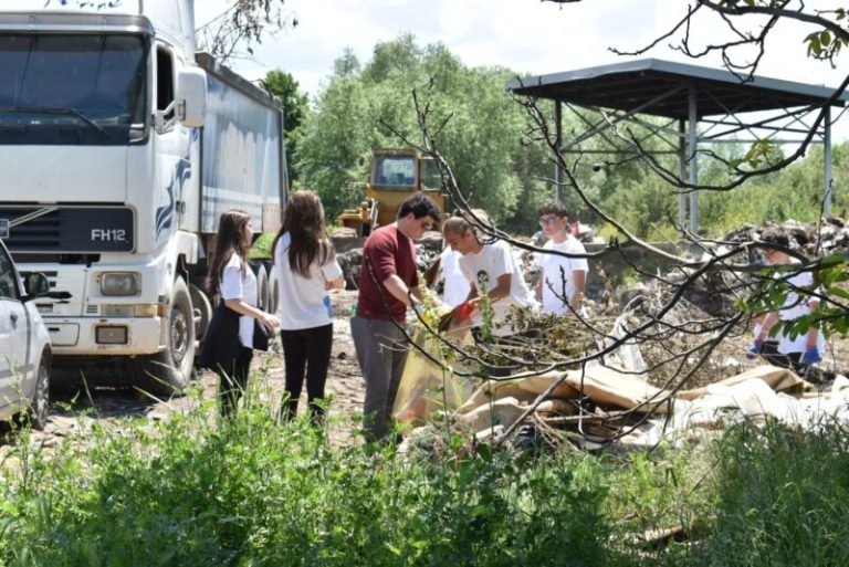 Преспанци ќе добијат можност сами да предложат како да се уредат 30 локации на кои досега на диво трупаа ѓубре