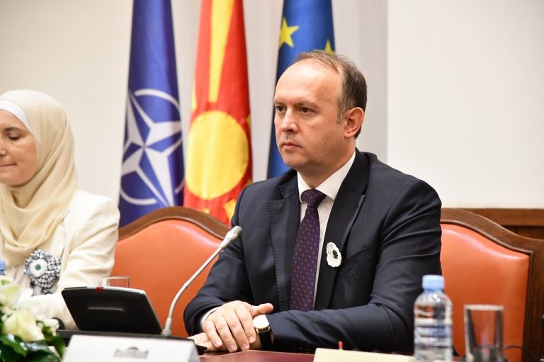 Гаши го честита Курбан Бајрам