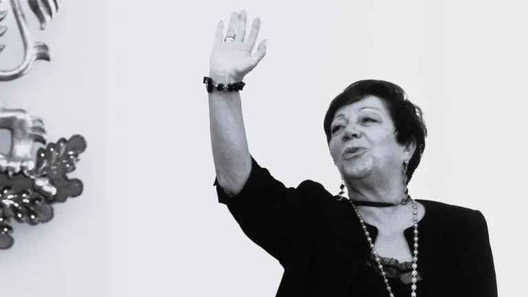 Почина бугарската писателка Божана Апостолова