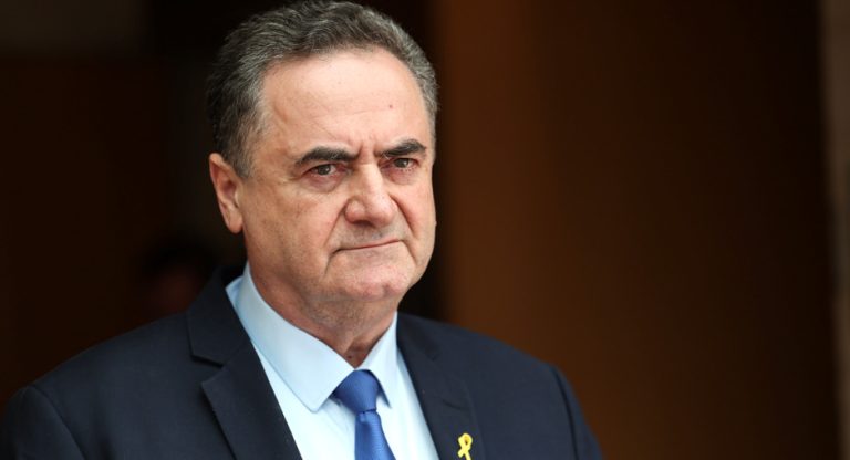 Израелскиот министер за одбрана: Шефот на Хезболах ќе плати со својата глава