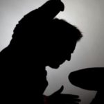Син со нож и се заканувал на мајка си, маж ја претепал сопругата: уапсени четири лица  за семејно насилство