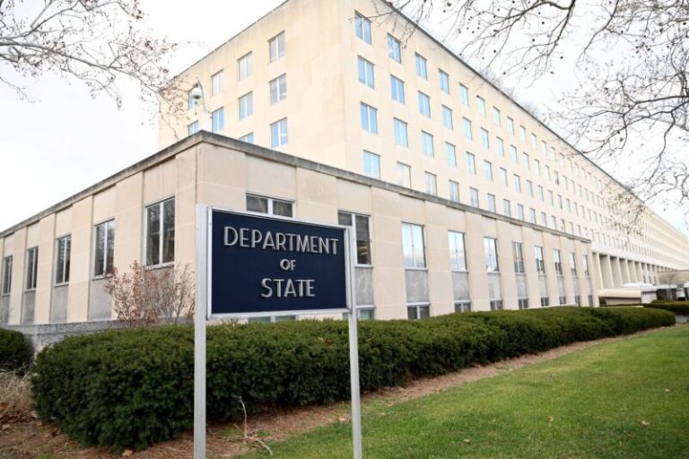 Стејт департментот издаде глобално предупредување за Американците