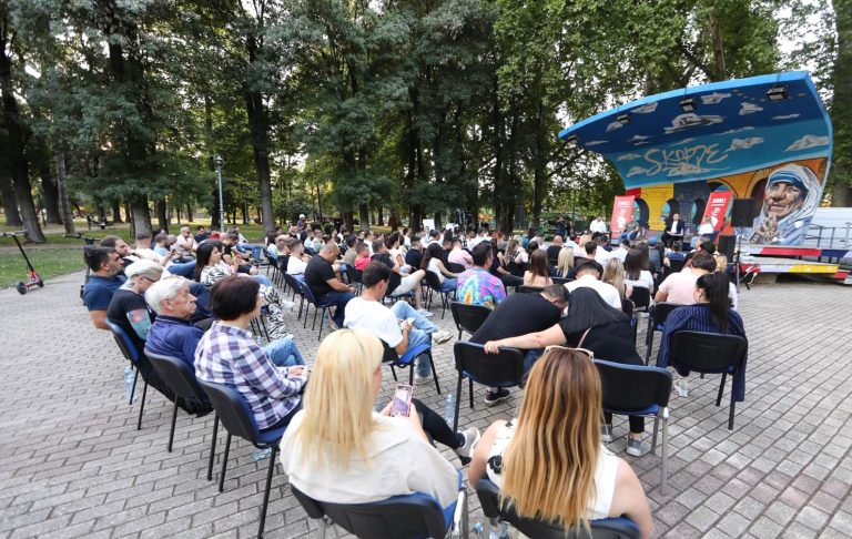 Филипче: Младите не смеат да ги враќаат долговите од 7 милијарди направени за бизнис интерес на власта