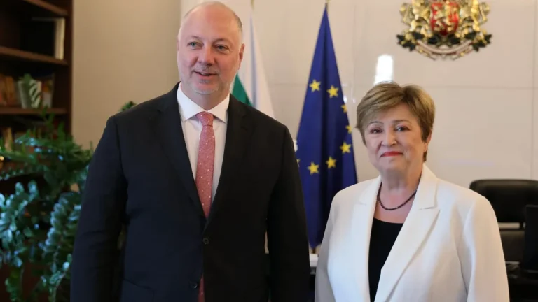 Желјазков: Со прифаќањето на еврото следува ново поглавје за бугарската економија.