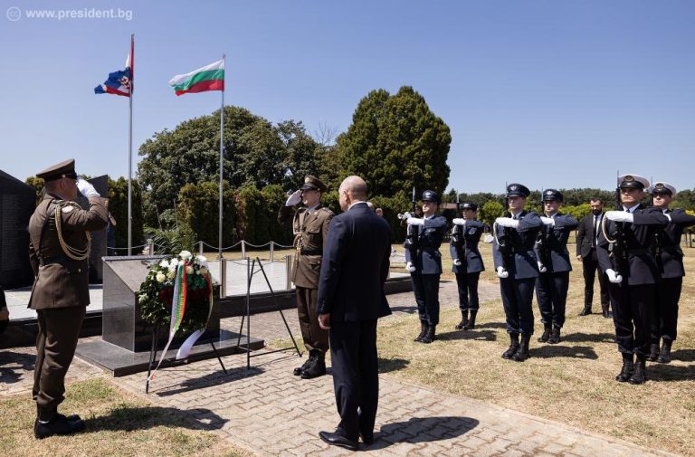 На воените гробишта во Вуковар Радев им оддаде почит на бугарските воени, загинати за време на Втората светска војна