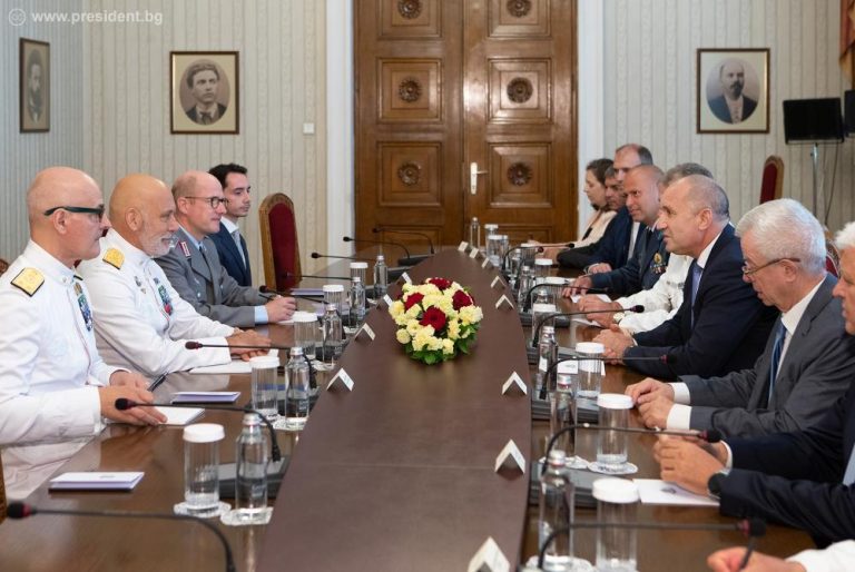 Радев- Каво Драгоне: Забрзување на изградбата на поврзувачката инфраструктура во регионот- Коридор 8, цевководот за гориво на НАТО и поврзаноста преку реката Дунав