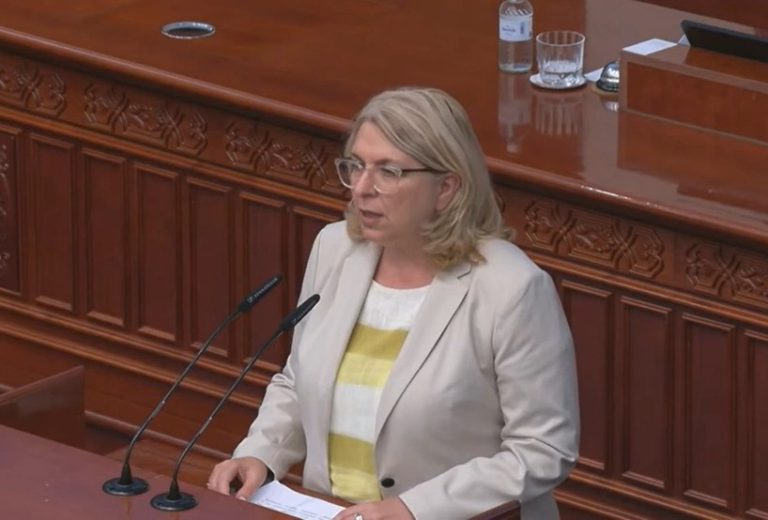 Николова: Со ребалансот, власта  крати пари од најсиромашните, за таа да се луксузира со скапи возила и мебел