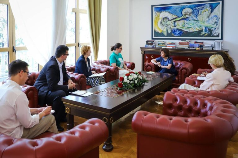 Сиљановска-Давкова на средба со независни советници: реафирмирана потребата од постигнување широк консензус за измените на Изборниот законик