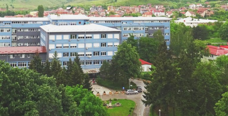 Пожар во кругот на Клиничката болница „Др. Трифун Пановски“ – Битола, не е загрозена безбедноста на пациентите и вработените