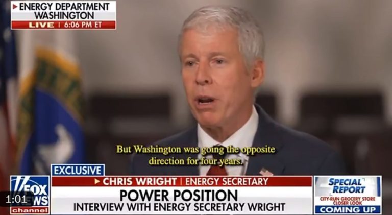 (Видео) Трамп се закани со 100% царини за купувачите на руска нафта ако не се постигне мировен договор