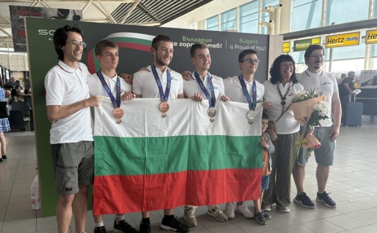 Бугарските ученици блескаа на светските олимпијади – освоени 12 медали во Тајван и Филипини