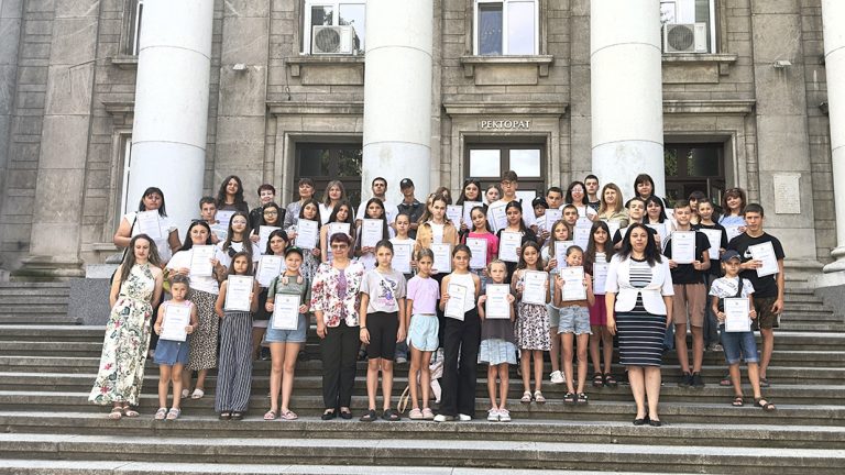 Универзитетот во Русе спроведе обука за бугарски наставници и деца од Украина