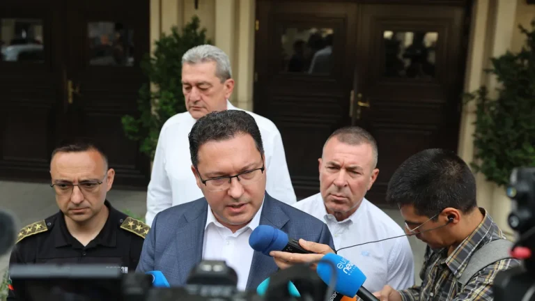 Продолжува борбата со пожарите во Бугарија – пристига меѓународна помош и воздушна поддршка