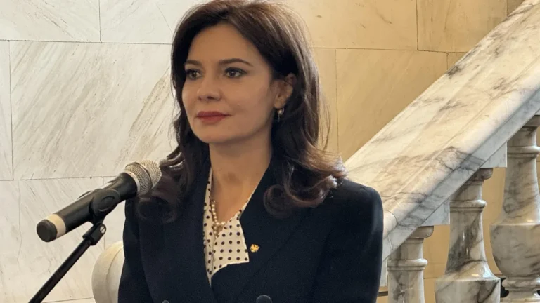 Претседателката на албанскиот парламент Елиса Сиропали: „Српски свет“ е опасен за регионот