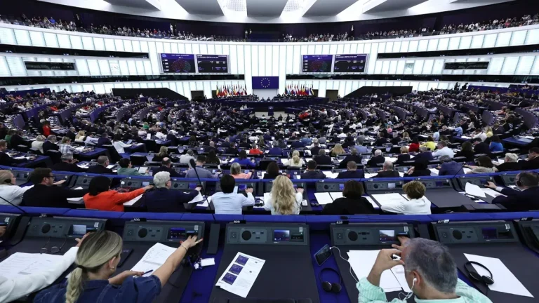 Европскиот парламент со комеморација за 30-годишнината од геноцидот во Сребреница